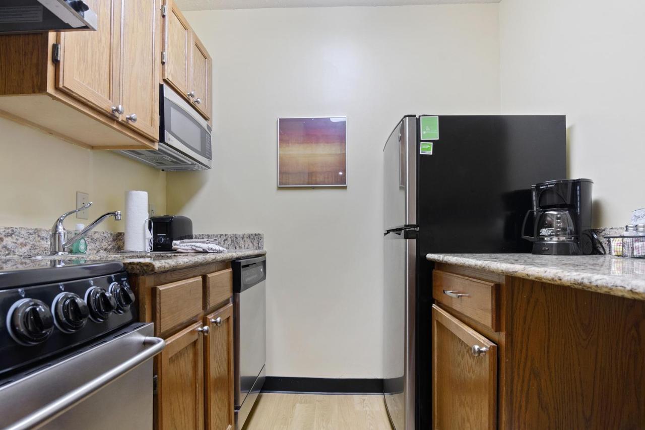 Extended Stay America Suites - Chicago - Elgin - West Dundee Екстериор снимка